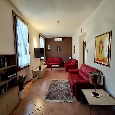 Domus San Bernardino Bed and Breakfast Verona Buitenkant foto