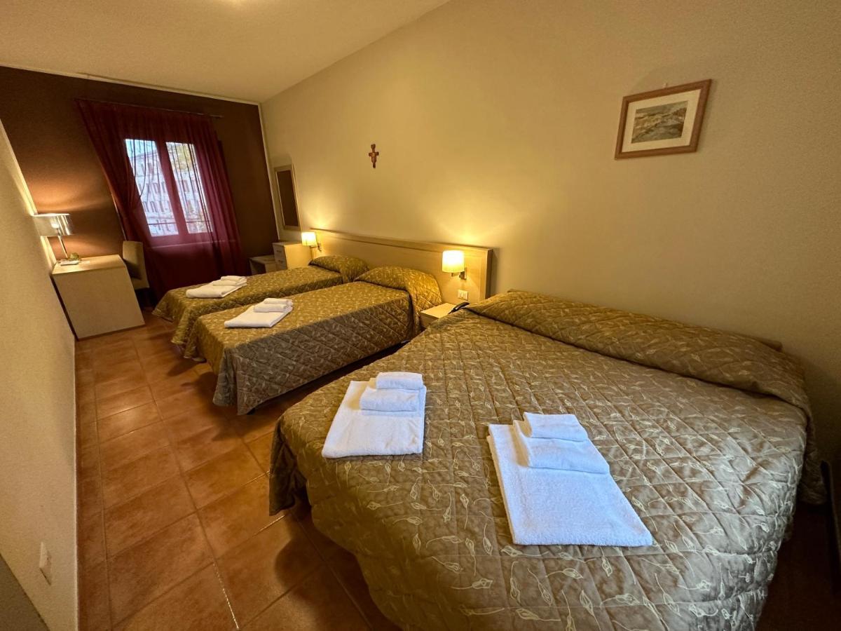 Domus San Bernardino Bed and Breakfast Verona Buitenkant foto
