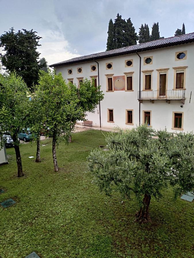 Domus San Bernardino Bed and Breakfast Verona Buitenkant foto