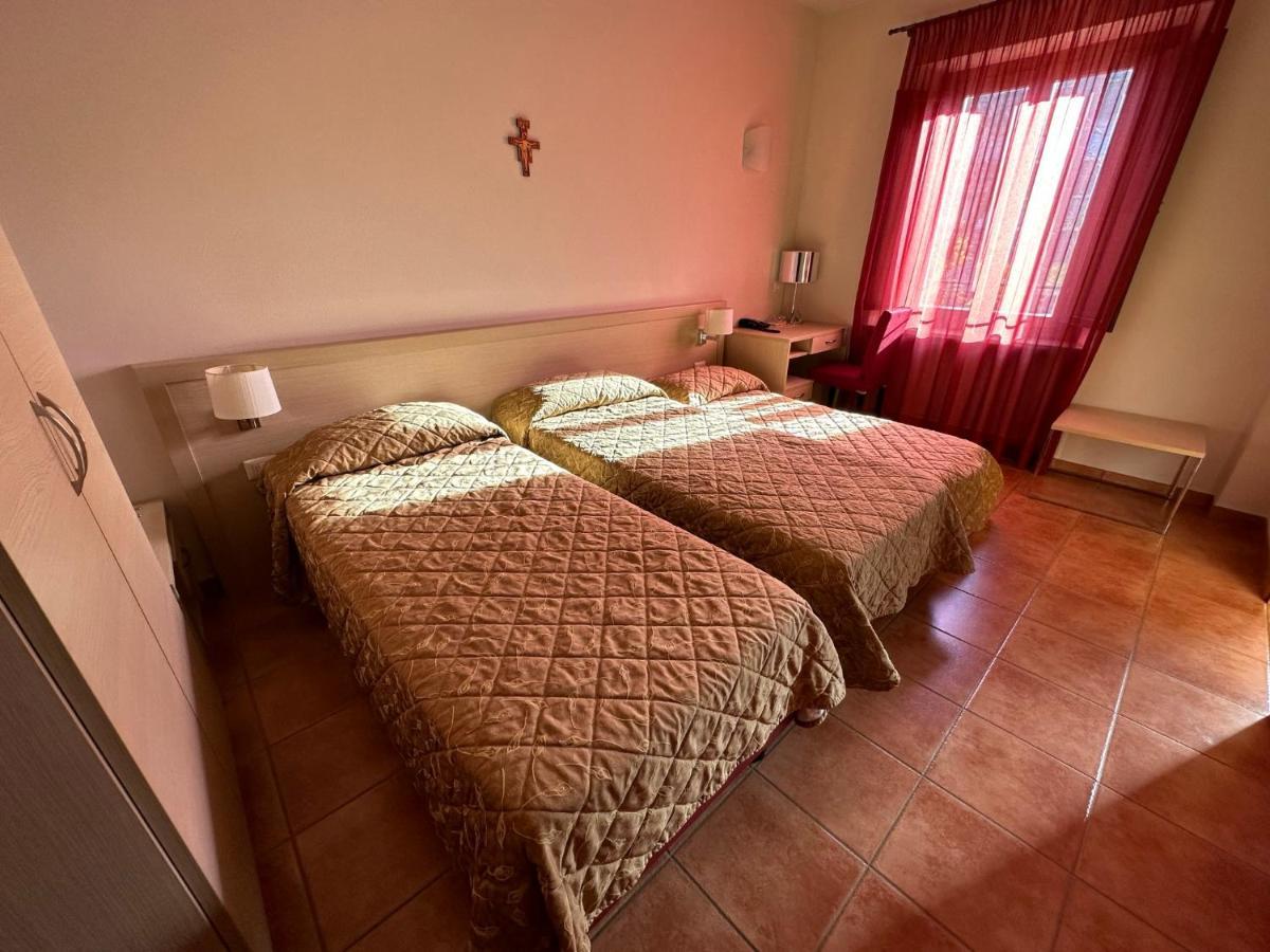 Domus San Bernardino Bed and Breakfast Verona Buitenkant foto