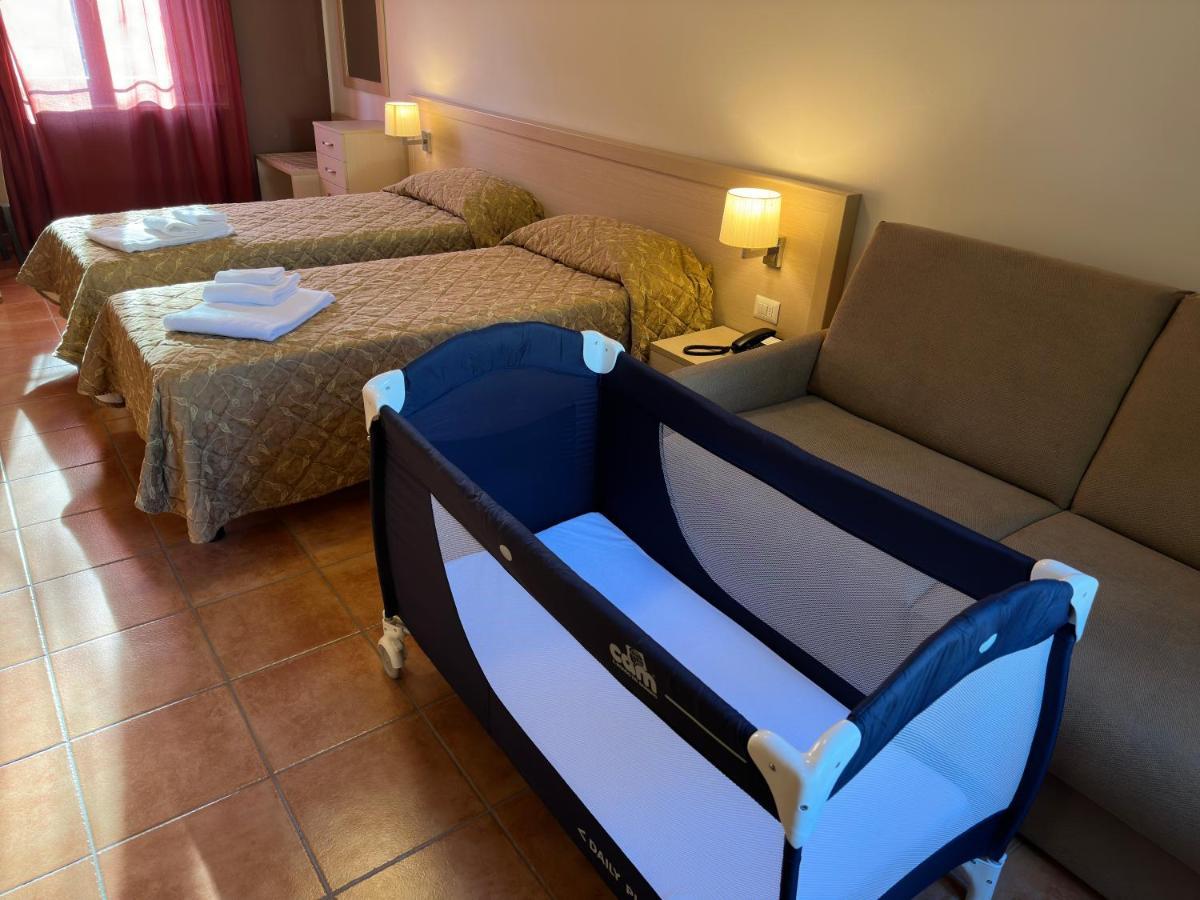 Domus San Bernardino Bed and Breakfast Verona Buitenkant foto